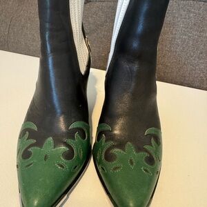 Steve Madden Black and Green Western Style ankle Boots